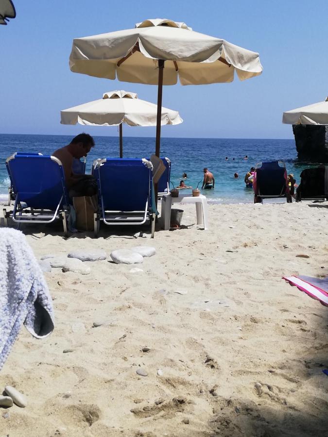 Apartment By The Sea,Neoi Epivates Beach, Thessaloniki ネオイ・エピヴァタイ エクステリア 写真