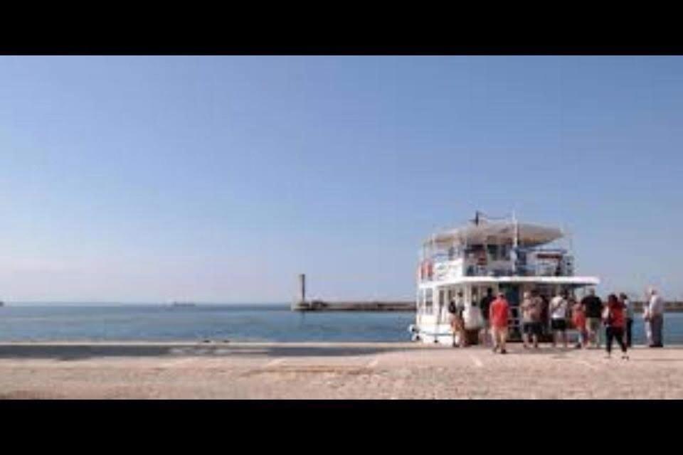 Apartment By The Sea,Neoi Epivates Beach, Thessaloniki ネオイ・エピヴァタイ エクステリア 写真