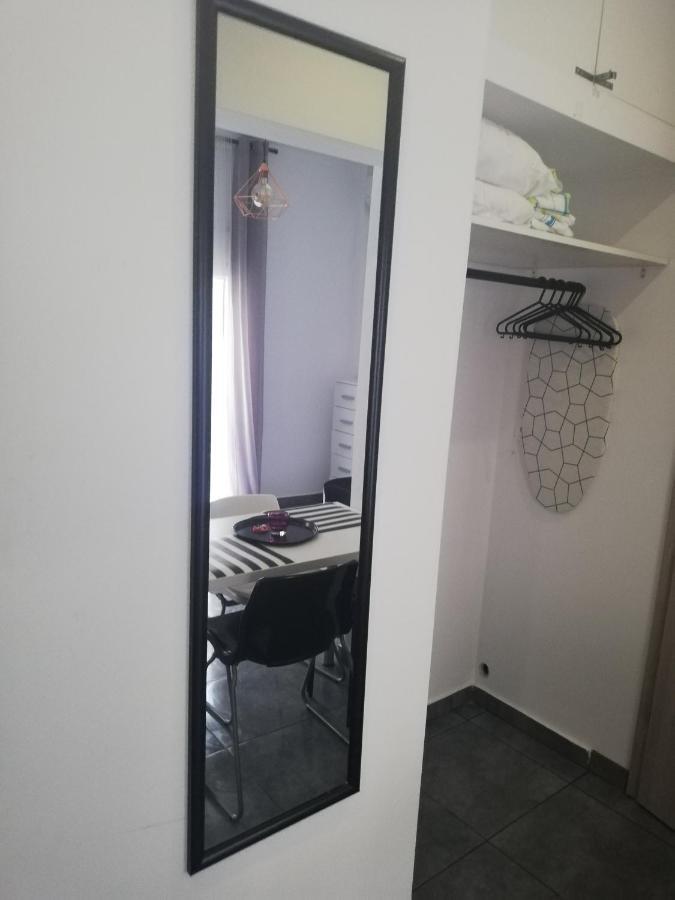 Apartment By The Sea,Neoi Epivates Beach, Thessaloniki ネオイ・エピヴァタイ エクステリア 写真
