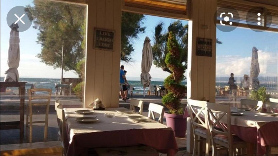 Apartment By The Sea,Neoi Epivates Beach, Thessaloniki ネオイ・エピヴァタイ エクステリア 写真