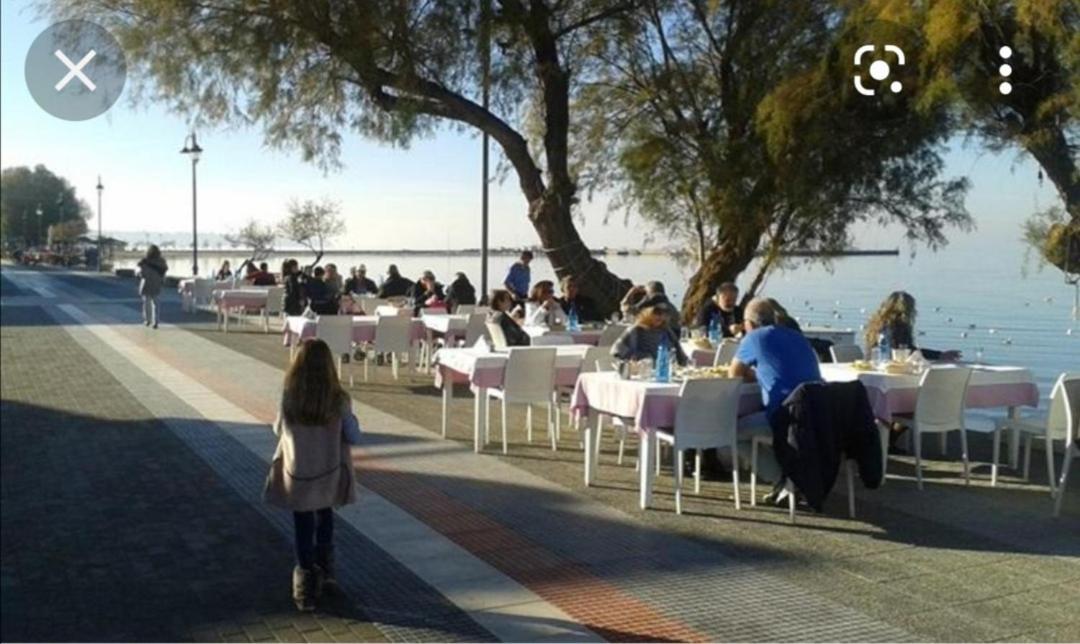 Apartment By The Sea,Neoi Epivates Beach, Thessaloniki ネオイ・エピヴァタイ エクステリア 写真